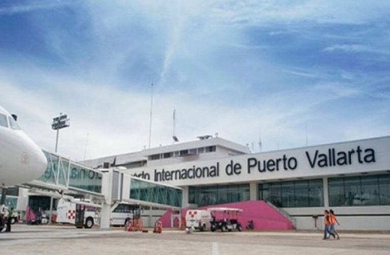 25. ¿Cuándo se construyó el aeropuerto internacional