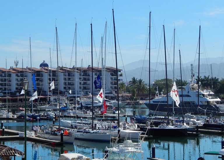 34. ¿Cuándo fue construida la Marina de Puerto Vallarta